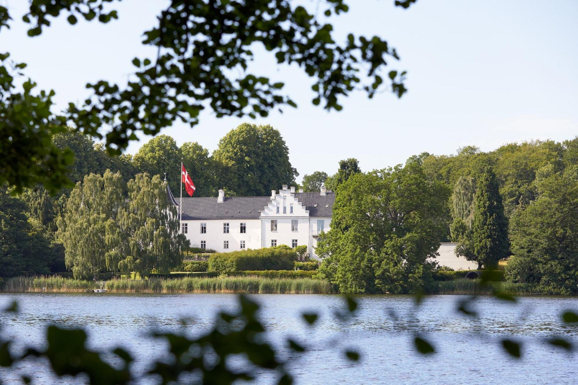Dallund Slot Sonderso Buitenkant foto